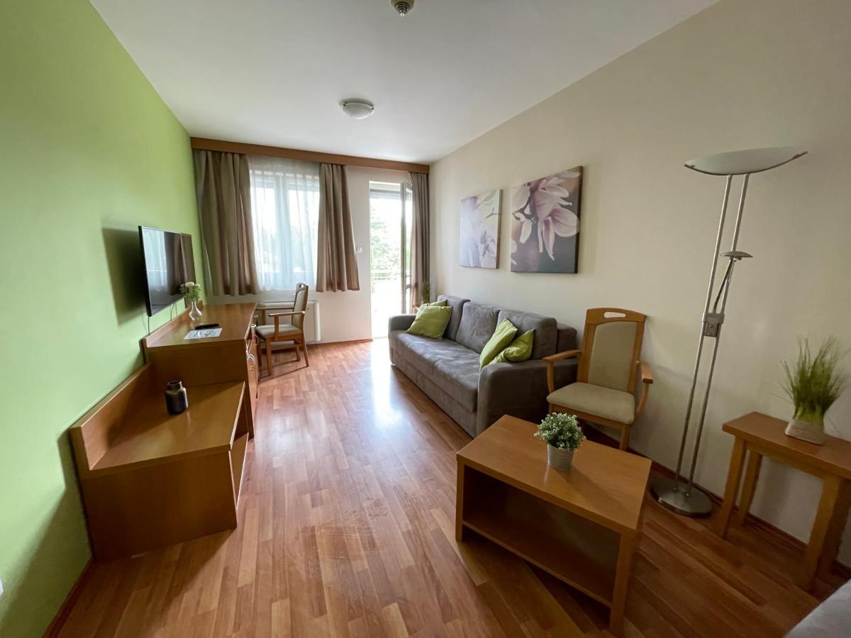 Rosemary Apartmanok, Rose, Lili, Mary1, Mary2 Hajdúszoboszló Exteriör bild